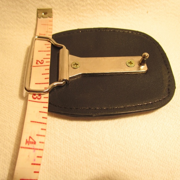 Skull & Bones Leather Belt Buckle - Picture 6 of 7